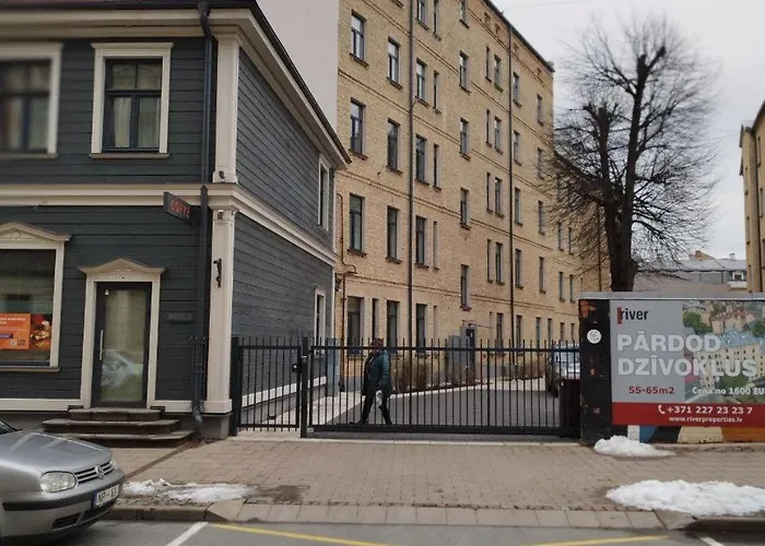 In The Center Of Dzīvoklis