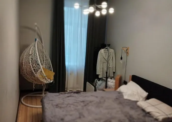 아파트 In The Center Of